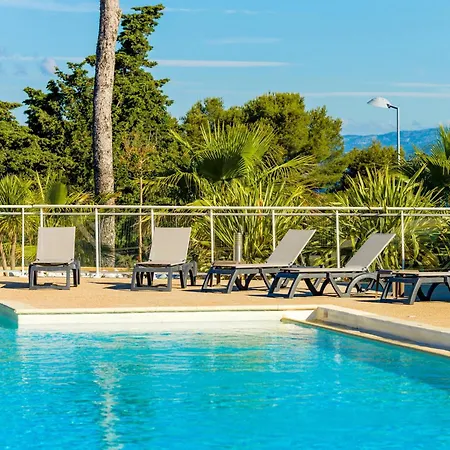 Seaside For 4 In Six-Fours-les-Plages