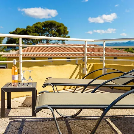 Apartamento Seaside For 4 In *
